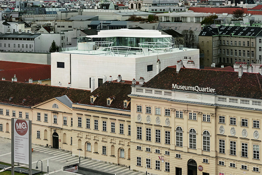 Libelle_Museumsquartier Wien_Hertha Hurnaus_900x600