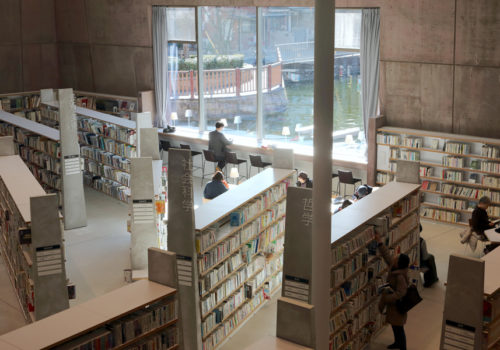 Neue Stadtbibliothek in Matsubara 05