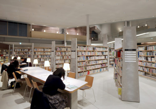 Neue Stadtbibliothek in Matsubara 07