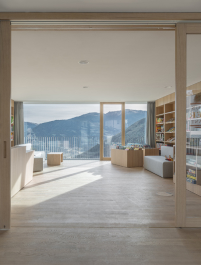 Haus der Vereine Schalders in Vahrn von Stifter + Bachmann
