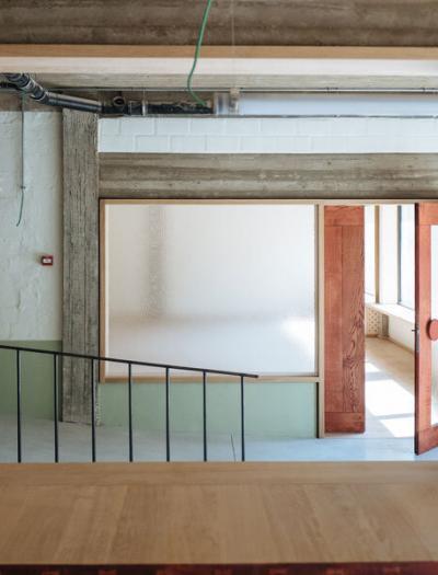 Coworking-Space in Gent von studio lauka