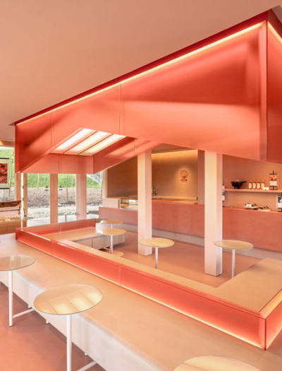 Café in Japan in der Präfektur Mie von Atsushi Suzuki / Transit Branding Studio
