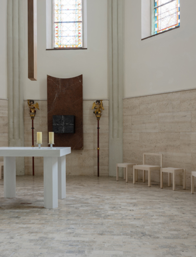 Innensanierung und Altarraumgestaltung der Pfarrkirche Eggerding in Oberösterreich von Martin Feiersinger