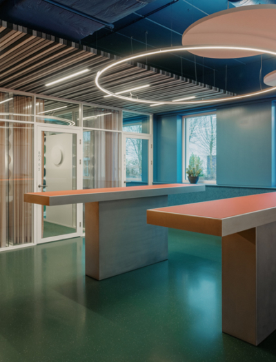 Bürogebäude in Löwen von Anton Hendrik Denys