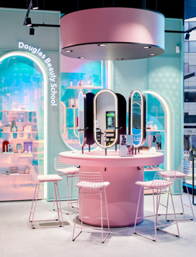Flagship-Store in Düsseldorf von International Store Experience Douglas mit Fröhlich Design + Innenarchitektur