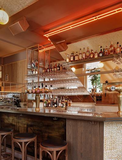 Bar in Amsterdam von Studio Modijefsky