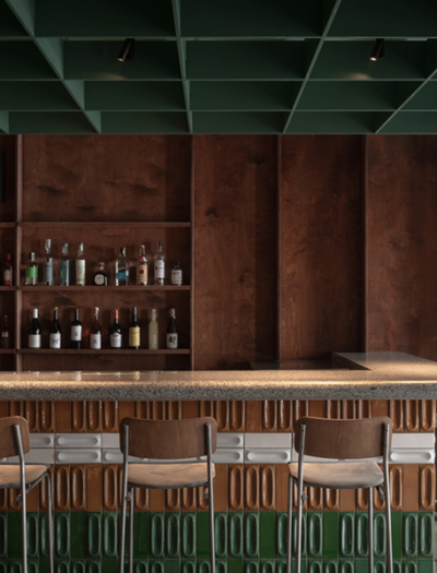 Bar in Kiew von Mirzoyan Studio