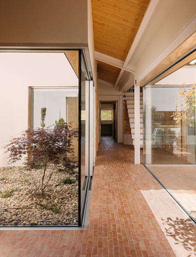 Einfamilienwohnhaus in Madrid von delaVegaCanolasso